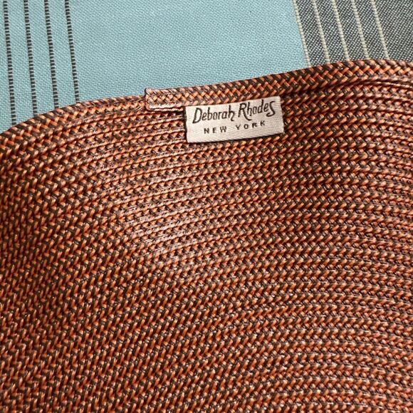 Deborah Rhodes Orange Metallic Round Scallop Placemat - Picture 2 of 3